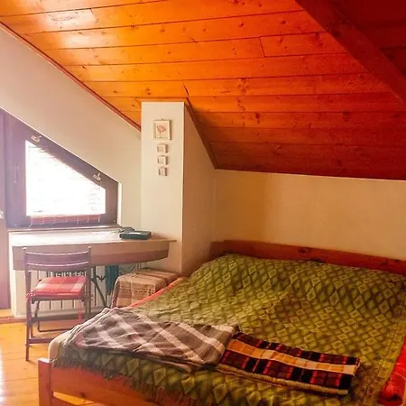 Tahi House Tahitófalu